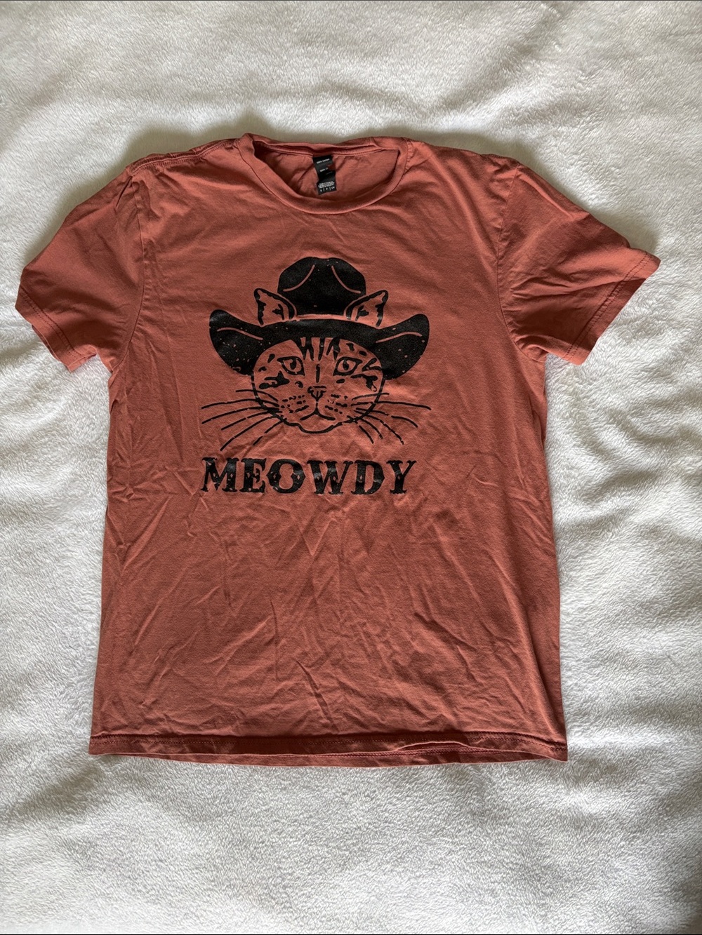 Meowdy Graphic Cat Tee in Rust